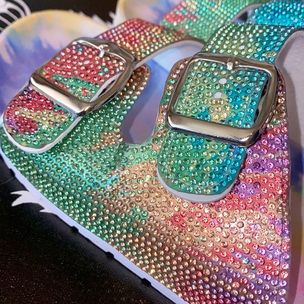 🍀 BRAND NEW! Super Blingy Tie-Dye Crystal Sandals - Picture 4 of 11